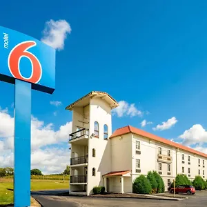 ** Hotel 6-hazelwood, Mo USA